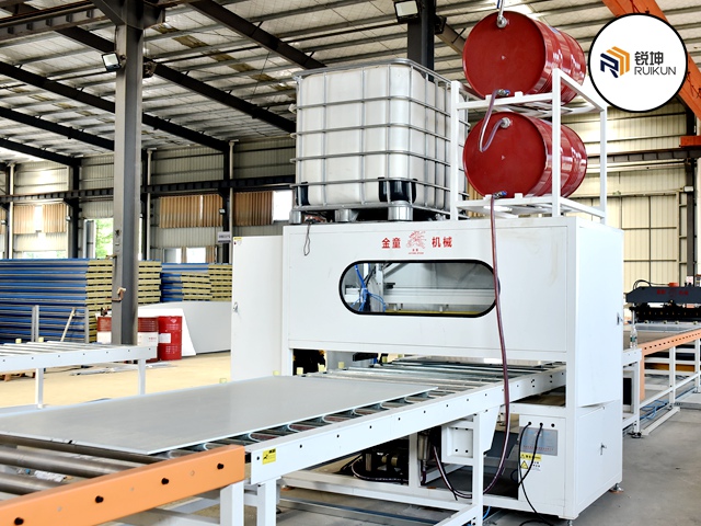 自動化淋膠機(jī)淋膠機(jī).jpg